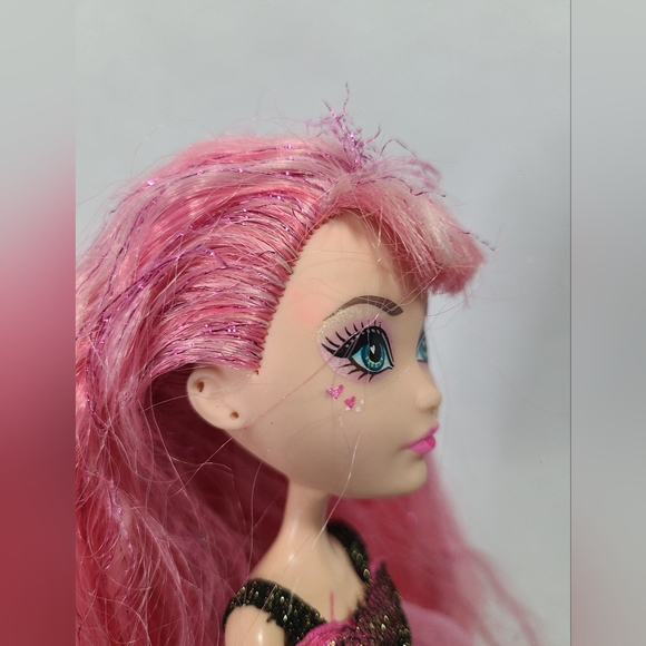 Ever After High Doll Thronecoming CA Cupid Doll- TLC Missing Hands, Ripped Dress - Picture 4 of 10